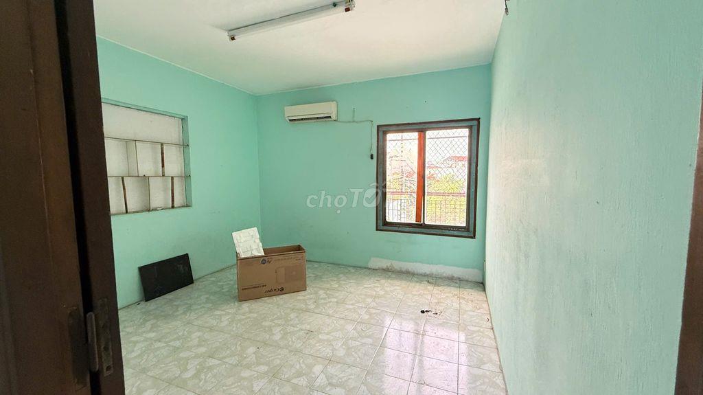 Nhà nguyên căn GẦN CHỢ đường nội bộ Lạc Long Quân P5
