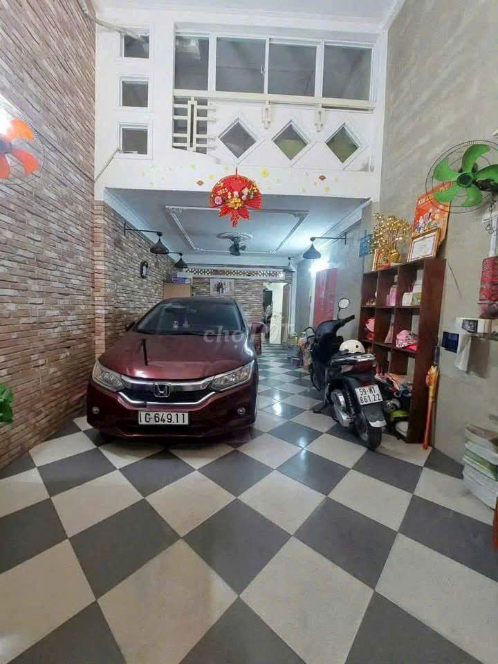Nhà hẻm Xe hơi ngủ trong nhà đường Tạ Uyên (gần bv chợ rẫy)