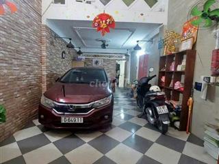 Nhà hẻm Xe hơi ngủ trong nhà đường Tạ Uyên (gần bv chợ rẫy)