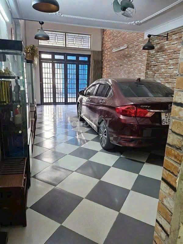 Nhà hẻm Xe hơi ngủ trong nhà đường Tạ Uyên (gần bv chợ rẫy)