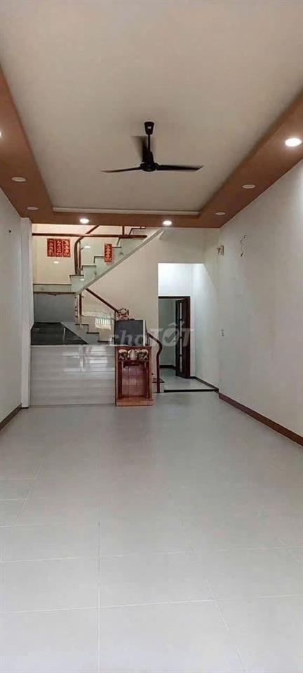 Cho thuê nhà nguyên căn MTKD đường Phú Thọ Q11