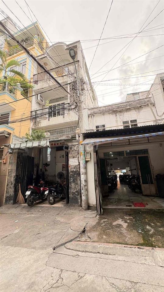Nguyên Căn 2 Mặt Tiền Trước - sau đường Minh Phụng