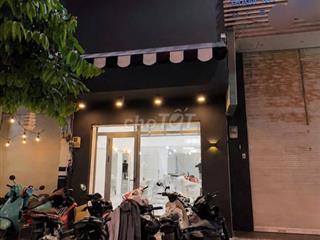 Nhà nguyên căn MT Bình Thới ( Gần vòng xoay lê đại hành)