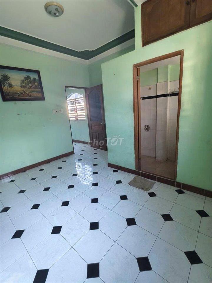 Nhà nguyên căn 6PN MT Huyện Toại 