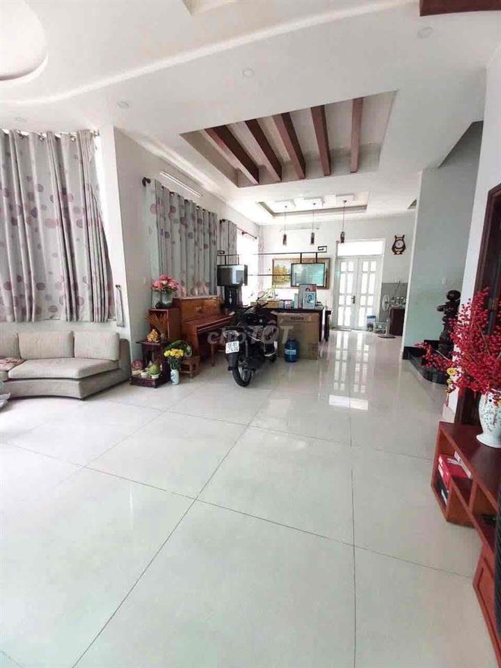 BIỆT THỰ 17x17  Khu VIP Phường 15 Q11