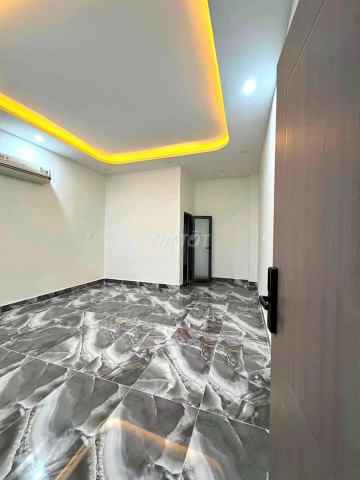 Nhà nguyên 1 trệt 1 lầu MTKD Lạc Long Quân