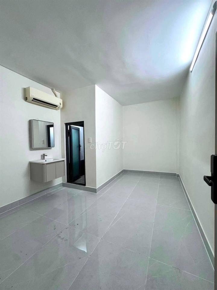Nhà nguyên 1 trệt 1 lầu MTKD Lạc Long Quân