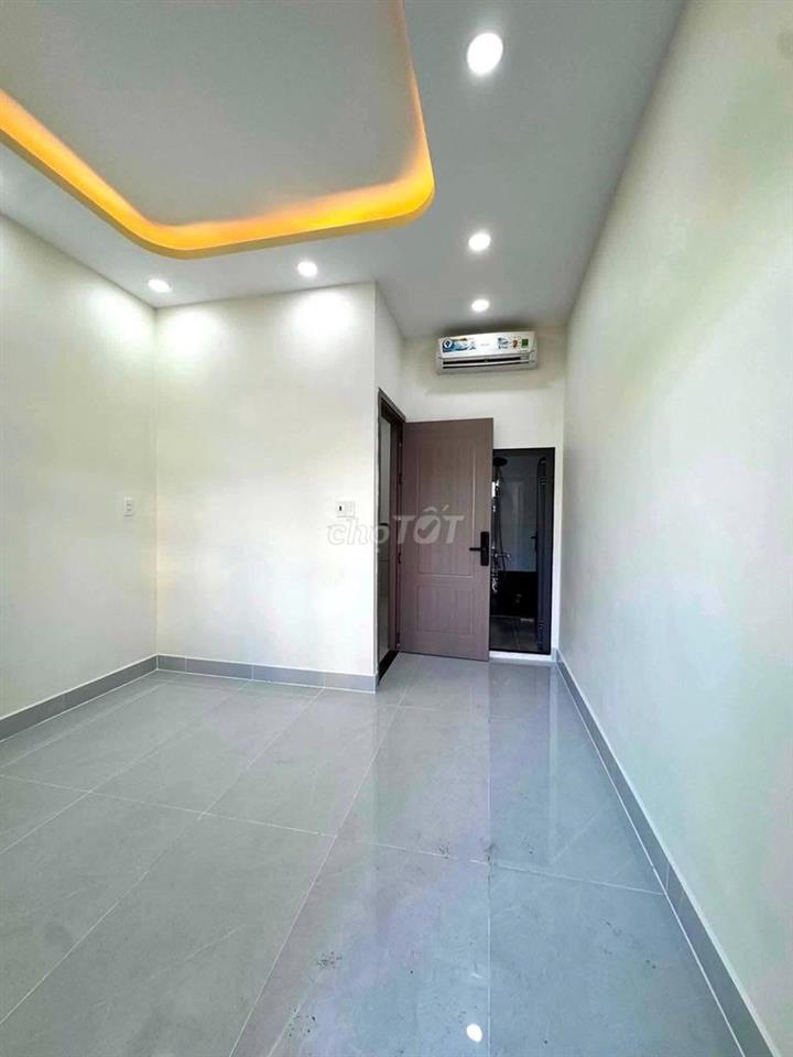 Nhà nguyên 1 trệt 1 lầu MTKD Lạc Long Quân