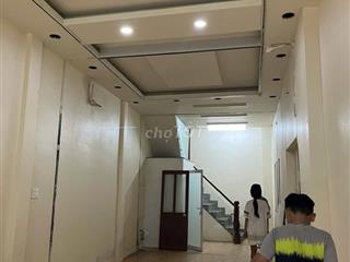Nhà nguyên căn 1 trệt 2 lầu MTKD Lạc Long Quân 