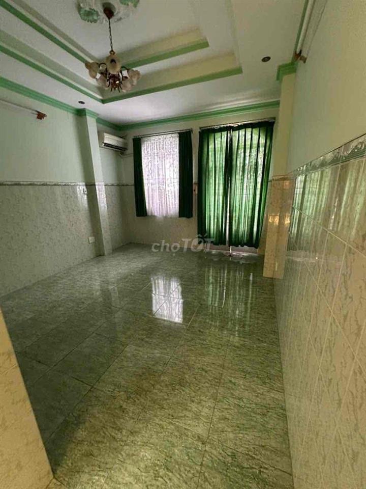 Nhà nguyên căn HXH gần Chợ Thiếc