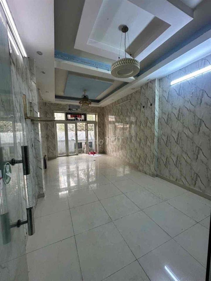 Vừa ở Vừa Kinh Doanh 1 trệt 4 lầu 1 sân thượng
