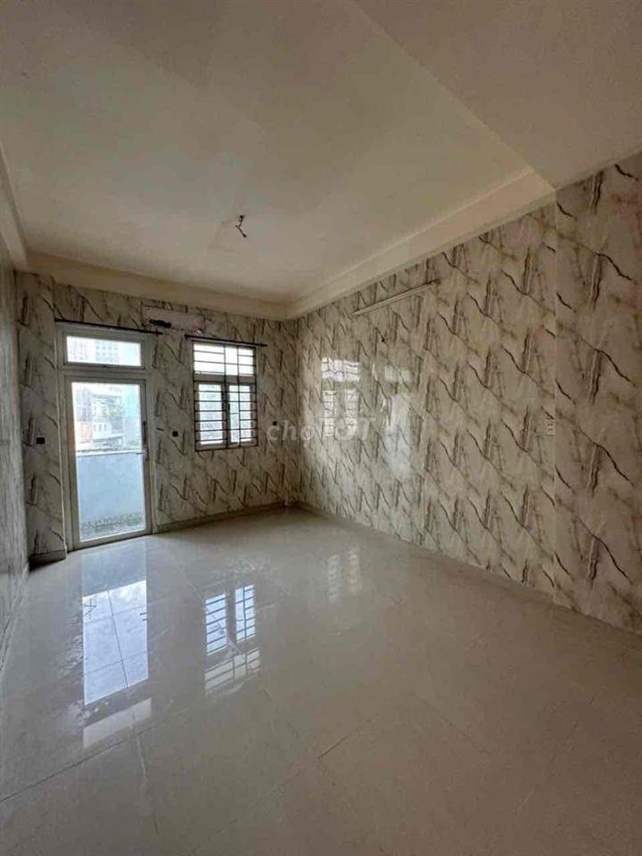Vừa ở Vừa Kinh Doanh 1 trệt 4 lầu 1 sân thượng