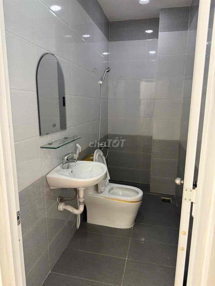 Nhà nguyên căn MT đường 12m Phan Xích Long