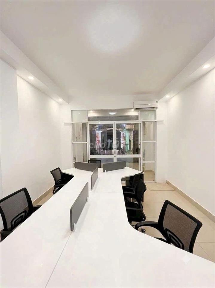 Nhà nguyên căn 2 xe tải tránh nhau cư xá lữ gia p15 Q11