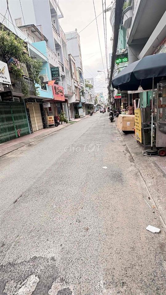 GÓC 2 MT hẻm xe tải Lạc Long Quân (gần trường học)