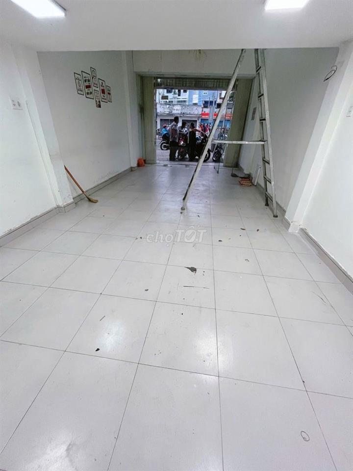 GIÁ RẺ!!!nguyên căn 1467A đường 3 tháng 2 Q11