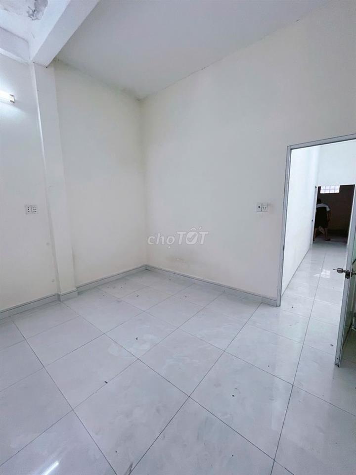 GIÁ RẺ!!!nguyên căn 1467A đường 3 tháng 2 Q11