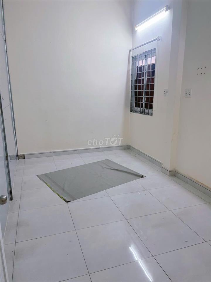GIÁ RẺ!!!nguyên căn 1467A đường 3 tháng 2 Q11