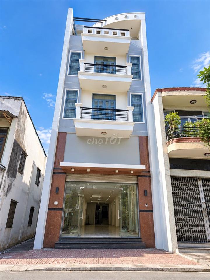 Tòa nhà 4 tầng  MT đường Bình thới
