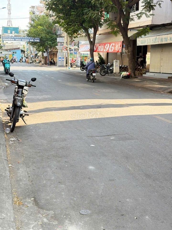 Cho thuê nhà dài 35m MT đường Lò Siêu