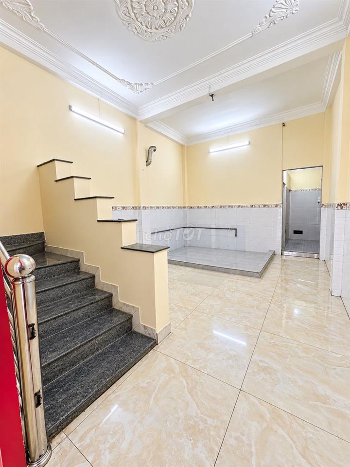 GIÁ RẺ!!! Nguyên Căn Mặt Tiền Kinh Doanh Sầm Uất đường Âu Cơ