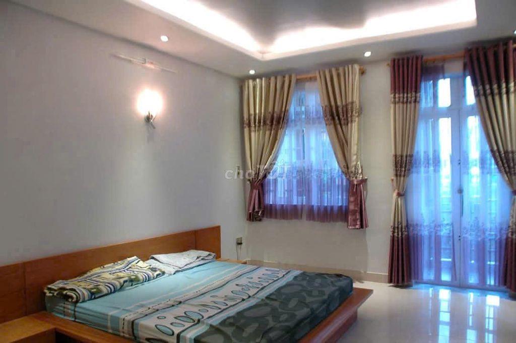 Nhà mặt tiền – Mới, full nội thất cao cấp - Tiện ích trong tầm đi bộ