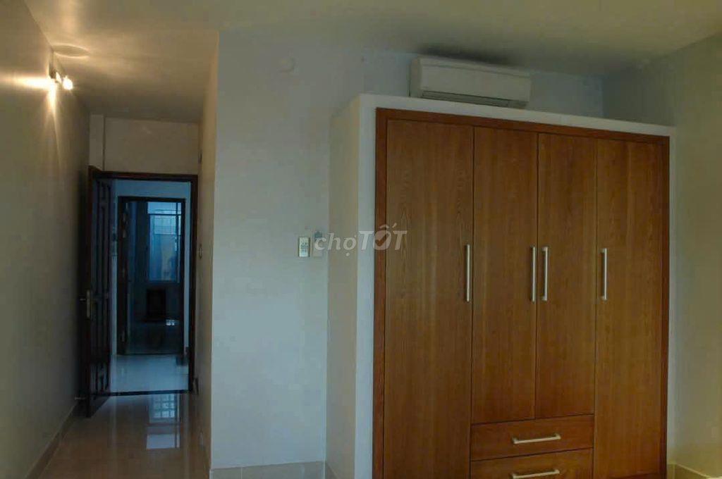 Nhà mặt tiền – Mới, full nội thất cao cấp - Tiện ích trong tầm đi bộ