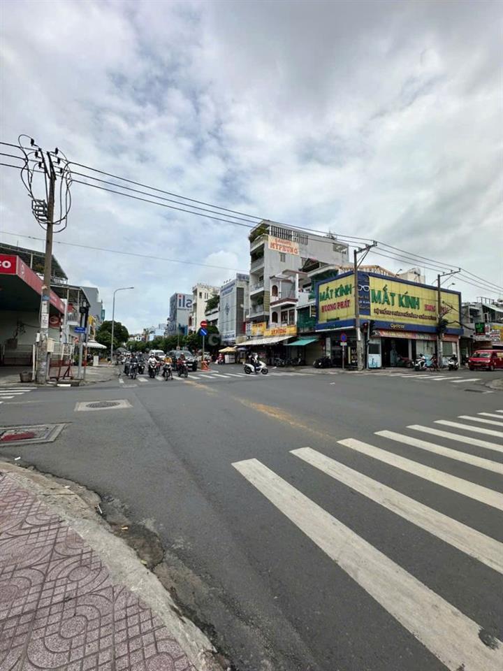 CHO THUÊ NHÀ MẶT TIỀN NGUYỄN SƠN 10M X 22M , 1 TRỆT 2 LẦU NHÀ MỚI ĐẸP