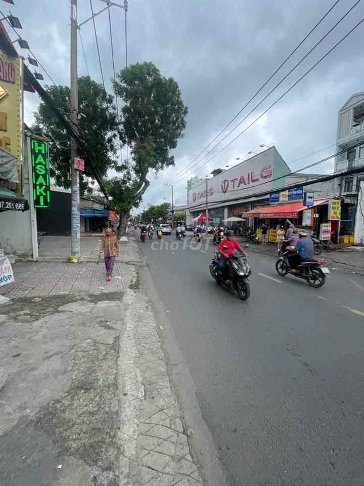 CHO THUÊ NHÀ 800M2 TỈNH LỘ 10 NGANG 22M X 35M 1 TRỆT SUỐT VỊ TRÍ ĐẸP