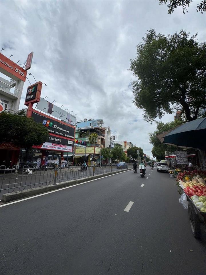 MẶT TIỀN ĐƯỜNG NGUYỄN SƠN 8M X 28M , 1 TRỆT 2 LẦU NHÀ CÓ SẴN THANG MÁY