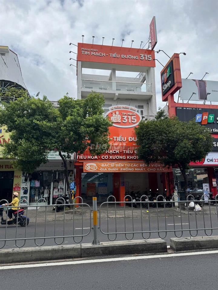 MẶT TIỀN ĐƯỜNG NGUYỄN SƠN 8M X 28M , 1 TRỆT 2 LẦU NHÀ CÓ SẴN THANG MÁY