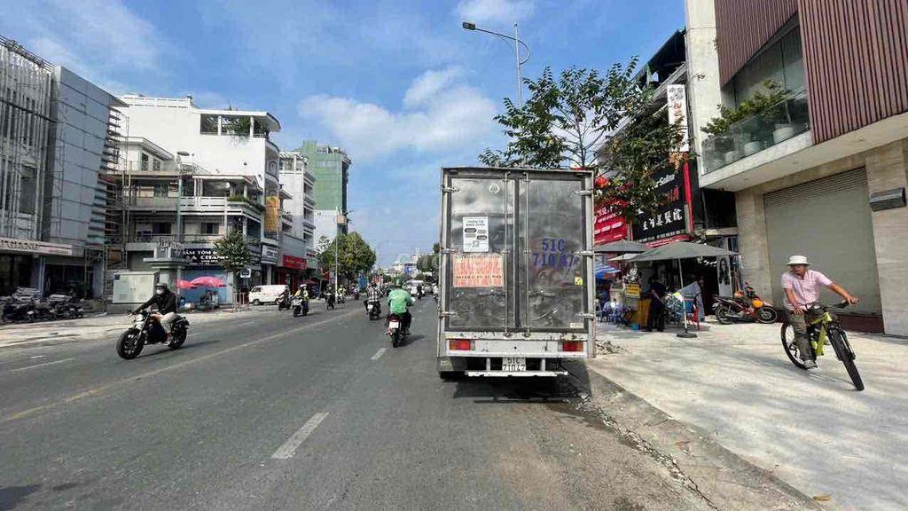 Mặt Tiền Hậu Giang ngang 4m x 20m , 1 trệt 1 lầu , kinh doanh tự do