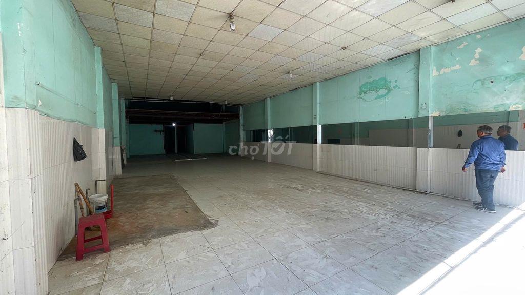 MẶT TIỀN BÌNH LONG NGANG 8M DÀI 30M , 1 TRỆT 1 GÁC LỬNG , KD ĐA NGÀNH