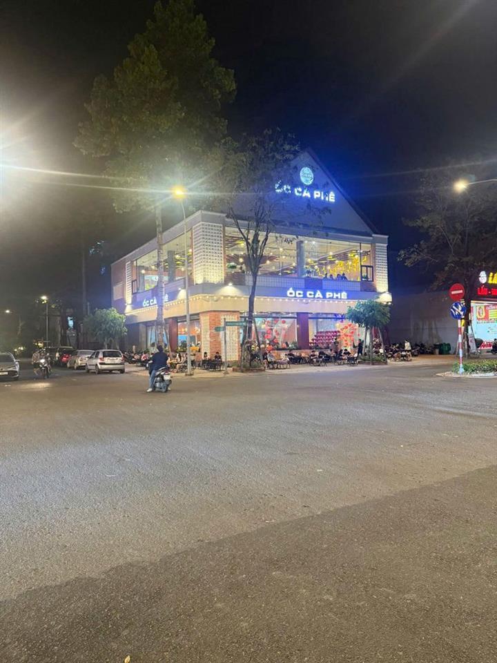 MẶT TIỀN HÒA BÌNH NGANG 15M DÀI 28M , 1 TRỆT 1 LẦU NGAY KHÚC ĐÈN ĐỎ 
