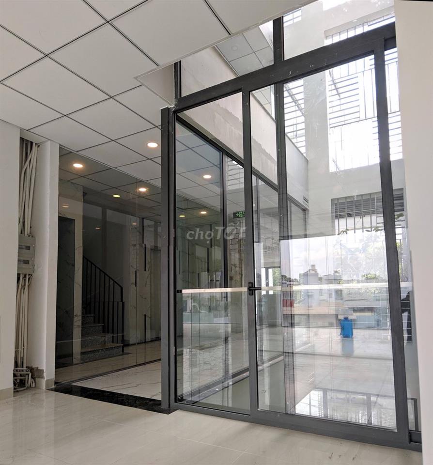 VP 52m2 cho thuê,  MT 16m, 56-58-60 Hòa Bình,Q11. Sáng thoáng tiện lợi