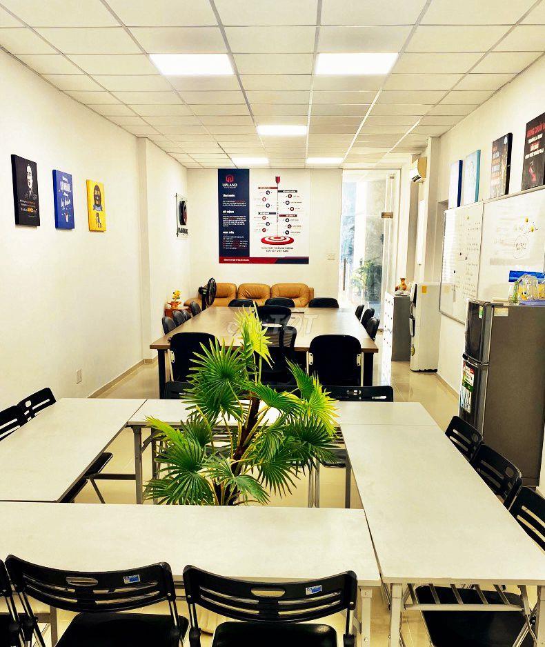 VP 52m2 cho thuê,  MT 16m, 56-58-60 Hòa Bình,Q11. Sáng thoáng tiện lợi