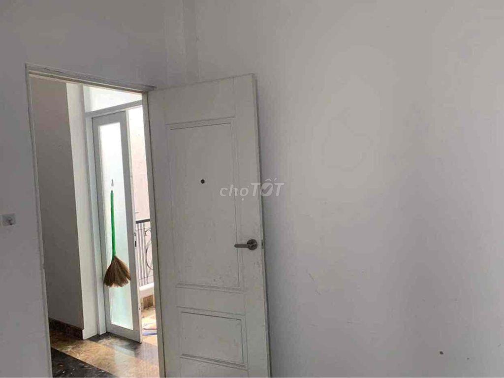 PHÒNG CHO THUÊ GIÁ BAO GỒM ĐIỆN NƯỚC