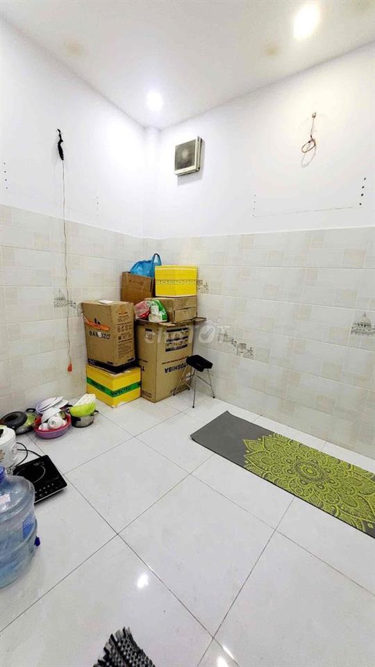 PHÒNG CHO THUÊ GIÁ BAO GỒM ĐIỆN NƯỚC