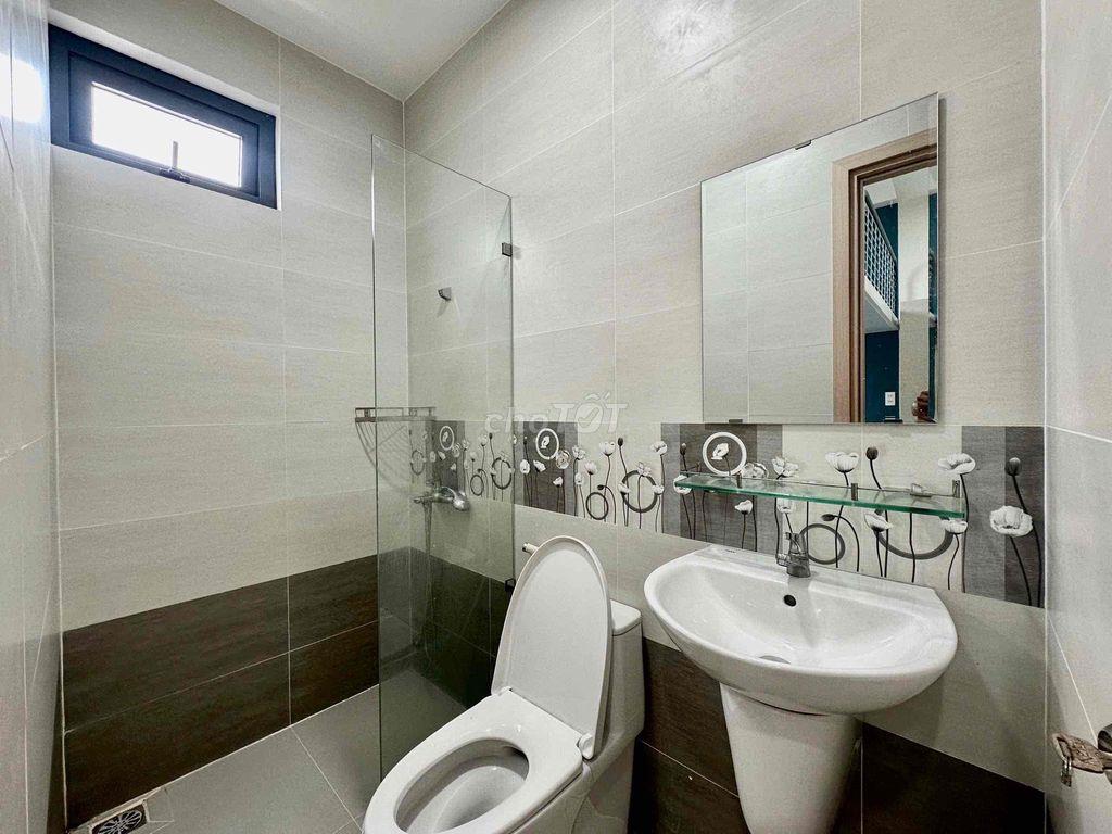 CHO THUÊ DUPLEX CỬA SỔ SIÊU THOÁNG THANG MÁY HẦM XE RỘNG NGAY QUẬN 11