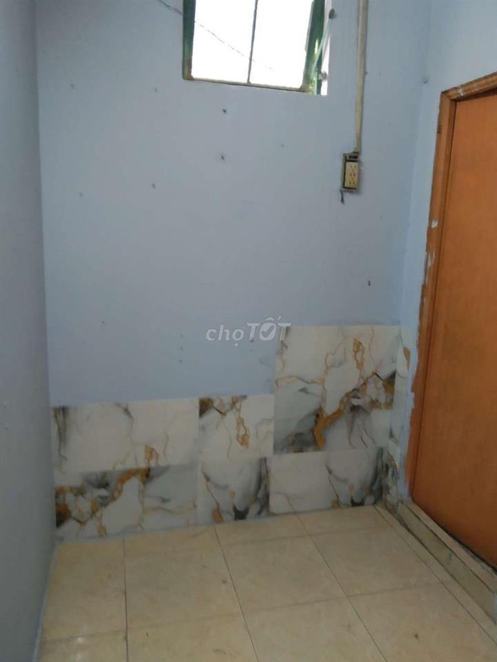 nhà mặt tiền phòng trống sạch sẽ  yên tĩnh giờ giấc tự do an ninh