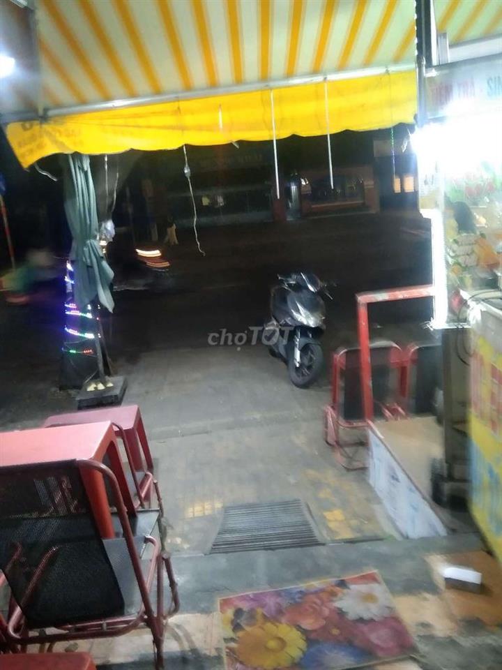 nhà mặt tiền phòng trống sạch sẽ  yên tĩnh giờ giấc tự do an ninh