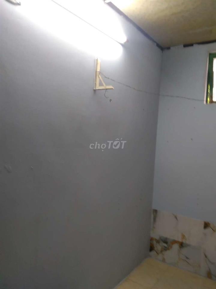 nhà mặt tiền phòng trống sạch sẽ  yên tĩnh giờ giấc tự do an ninh
