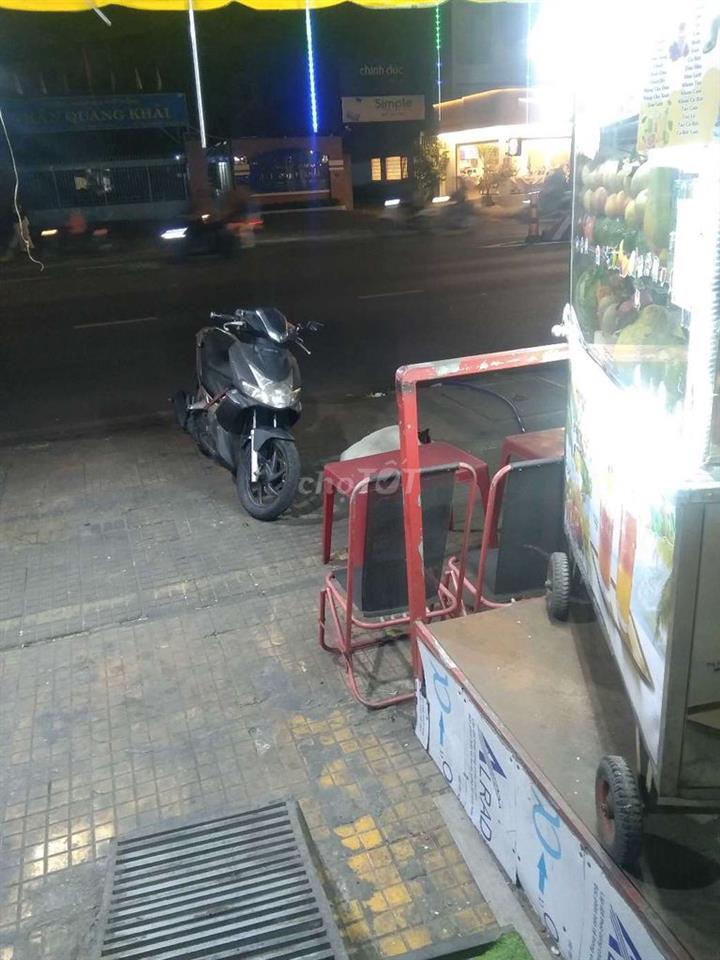 nhà mặt tiền phòng trống sạch sẽ  yên tĩnh giờ giấc tự do an ninh