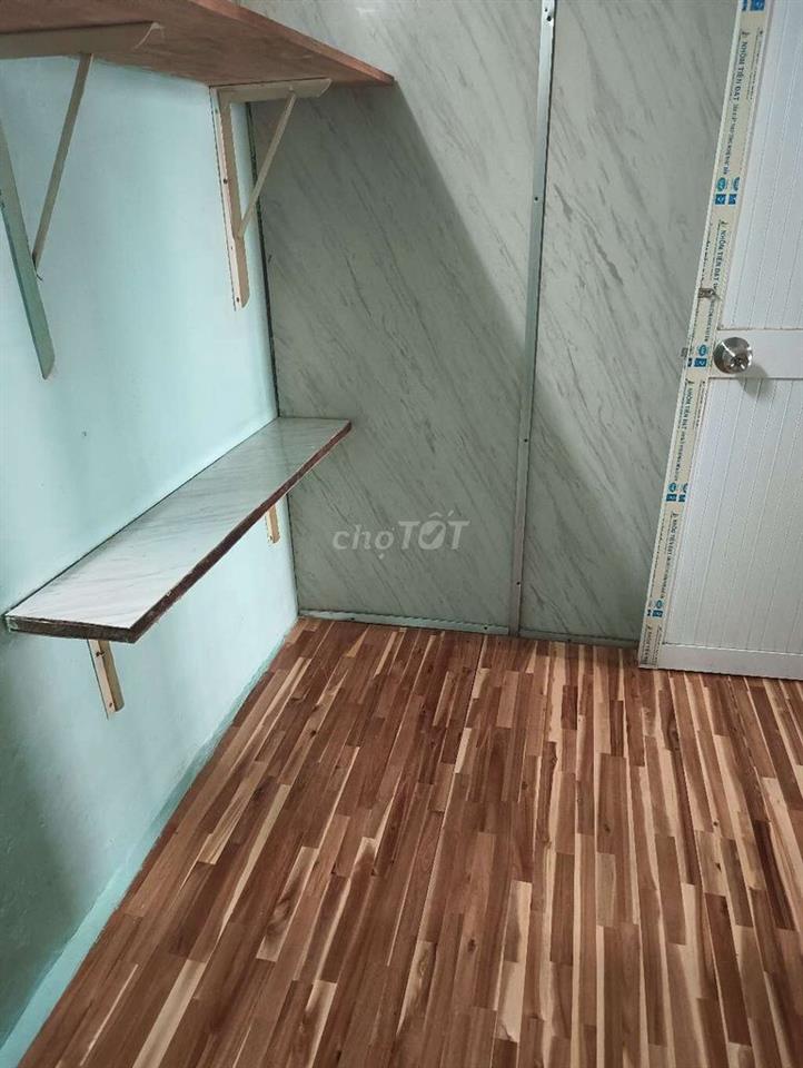 Phòng trọ giá rẻ ngay vòng xoay Âu Cơ