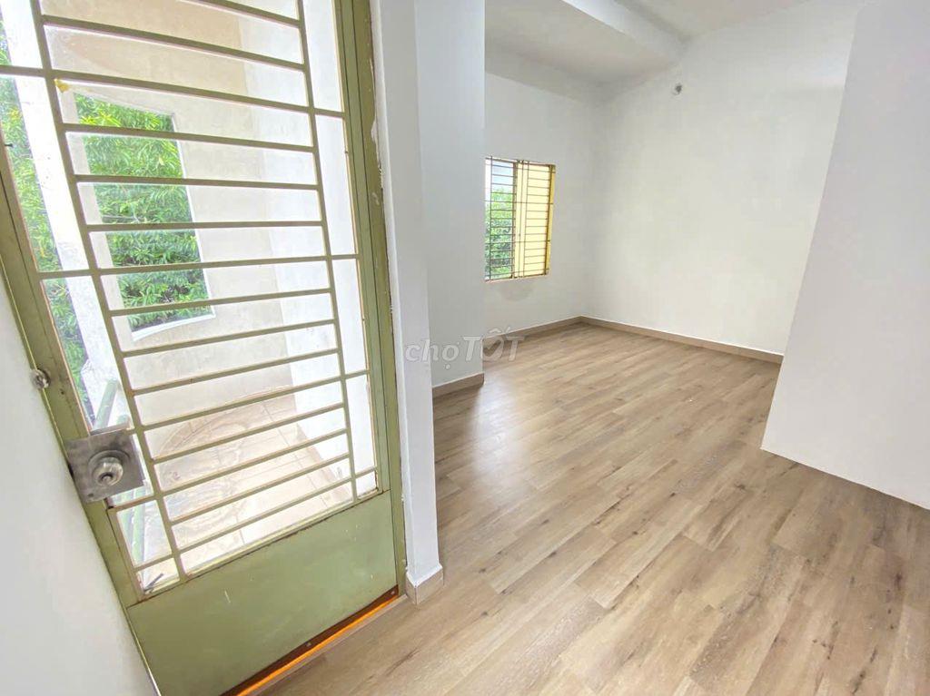 Cho thuê phòng ban công tại Lũy Bán Bích