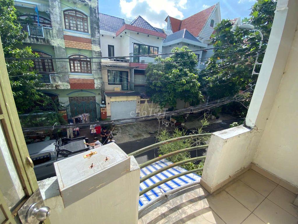 Cho thuê phòng ban công tại Lũy Bán Bích