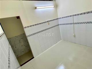 phòng trọ 12m2 đường 151/1/5 lạc long quân f1 q11