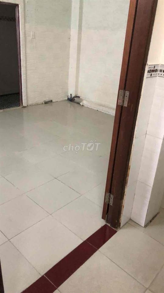 phòng trọ 12m2 đường 151/1/5 lạc long quân f1 q11