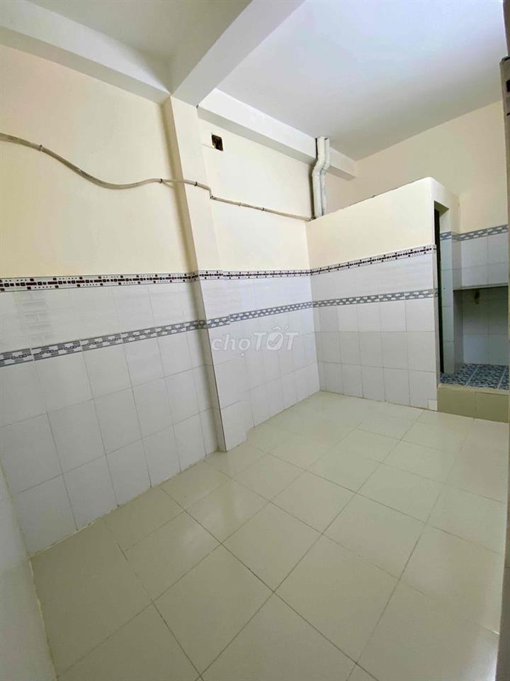 phòng trọ 12m2 đường 151/1/5 lạc long quân f1 q11
