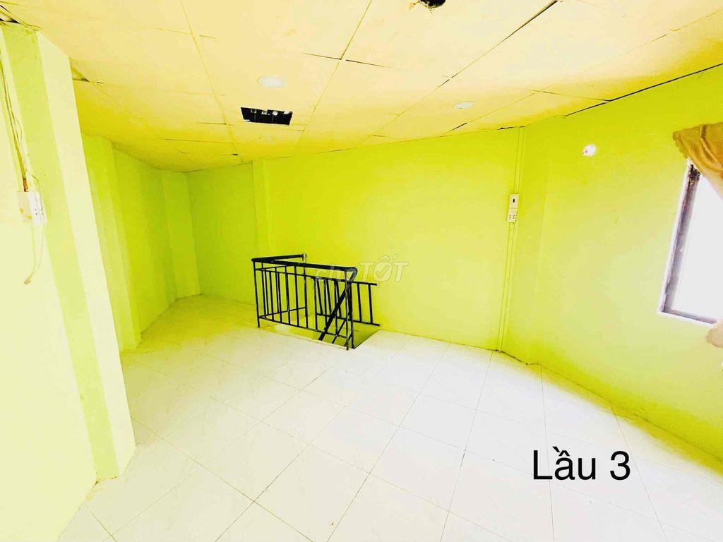 Vị trí thuận tiện 2 phút đến bv Chợ Rẫy, đh Y Dược